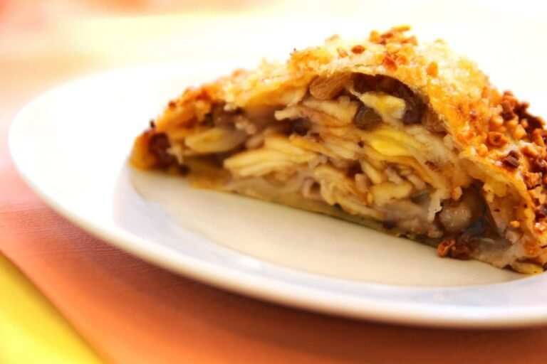 strudel de peras y pasas 1 768x512