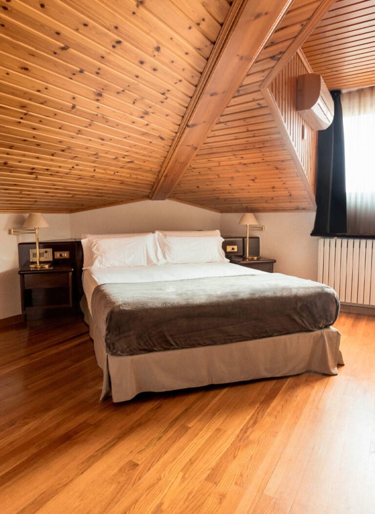 hotel terradets habitacion atico 768x1051