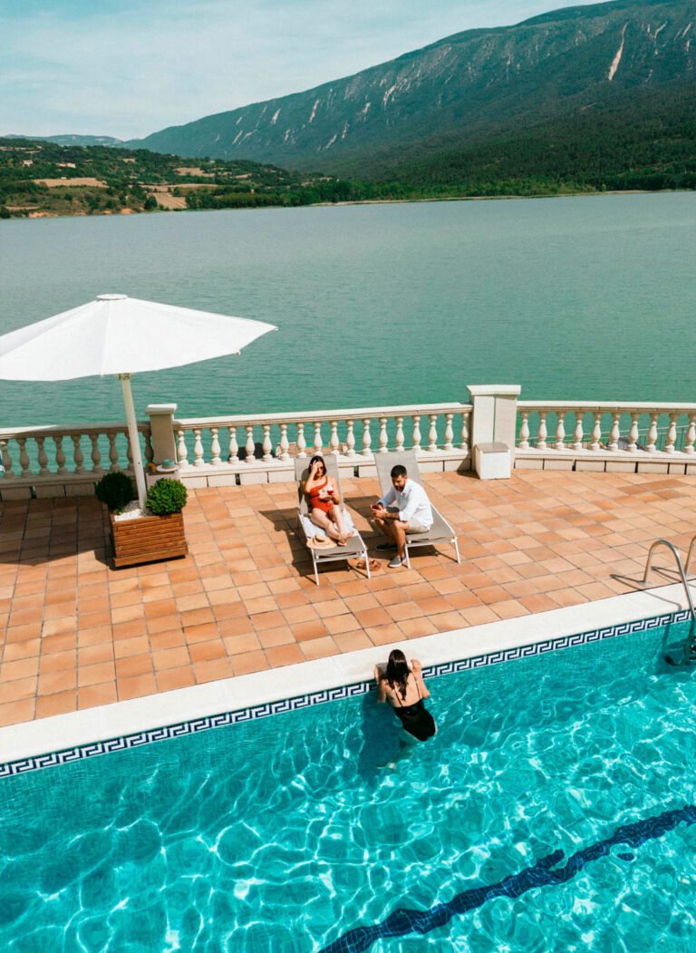 piscina hotel terradets 768x1051