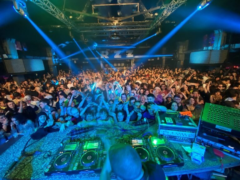 razzmatazz musica 768x576