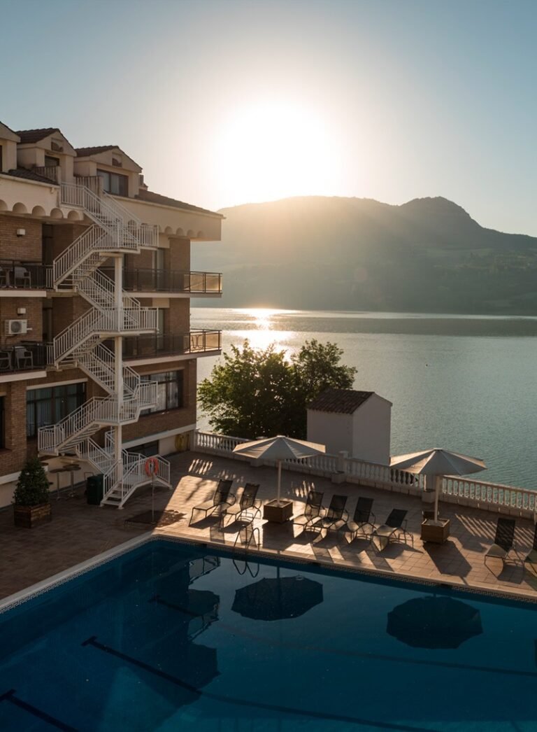 vistas hotel terradets 768x1046